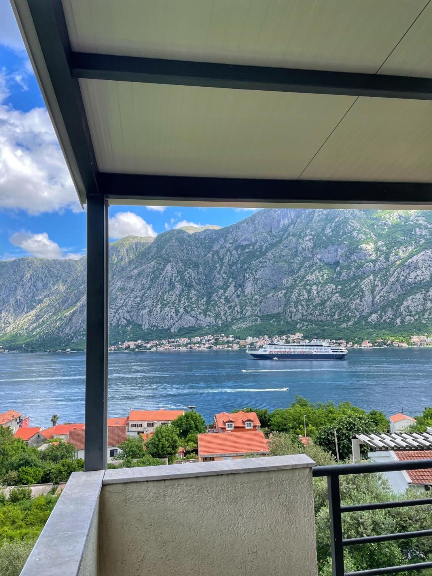 Apartments Krivokapic Prcanj With Bay View Kotor Kültér fotó