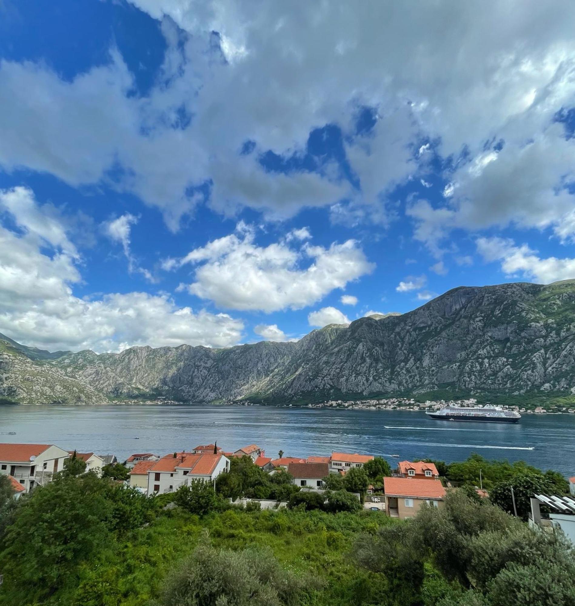 Apartments Krivokapic Prcanj With Bay View Kotor Kültér fotó